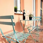 Casina, Close To Train Station Apartment *