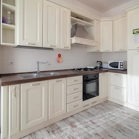 Casina, Close To Train Station Como